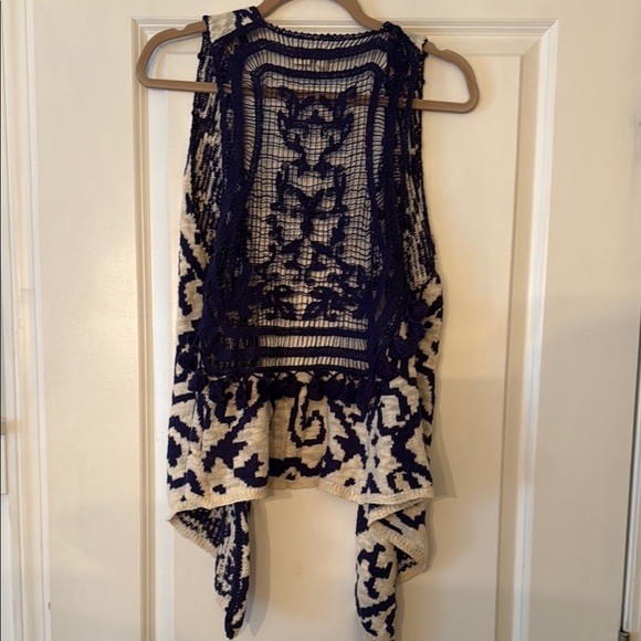 Moth Anthropologie Blue and White Patterned Knit Vest​ - Picture 4 of 5